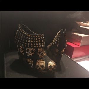 Skull wedges